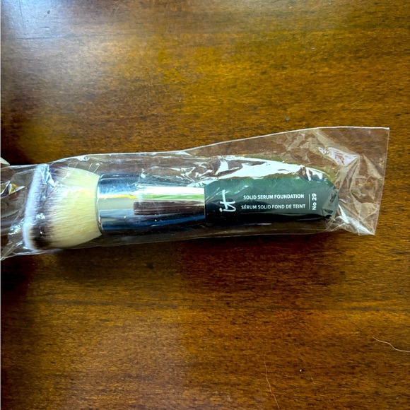 Heavenly luxe solid serum foundation brush - Picture 2 of 2